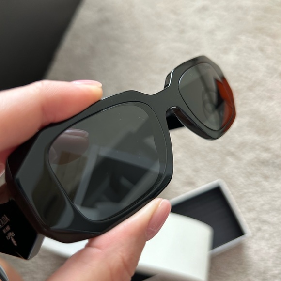 Prada SPR 17W 1AB5S0 Black Plastic Rectangle Sunglasses Dark Grey Lens - Picture 3 of 12